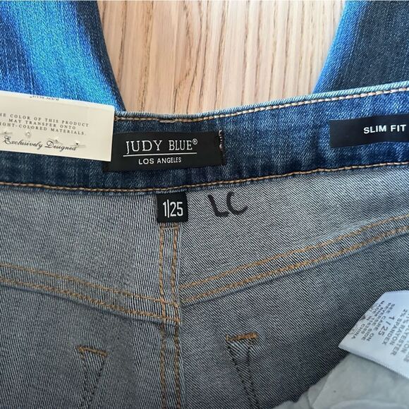 Judy Blue Plaid Cuff Midrise Slim fit boyfriend Jeans - Size 1/25 NWT - Picture 9 of 10